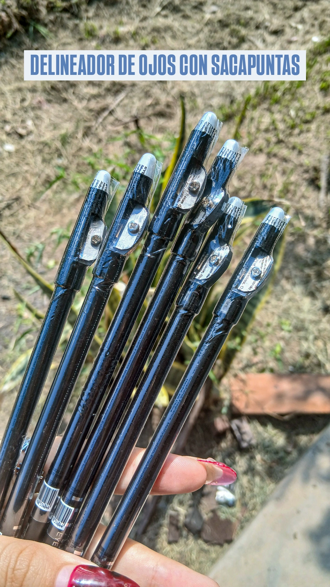 Lápiz delineador de ojos con sacapuntas
